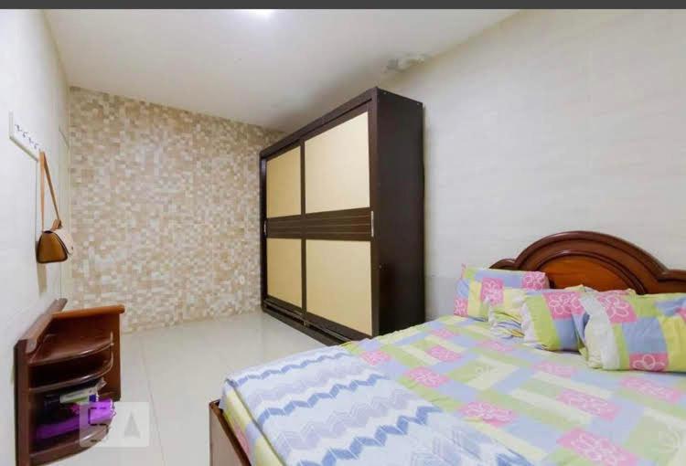 Caso com piscina, há 900 metros do Iguatemi shopping Villa Brasilia Exterior foto